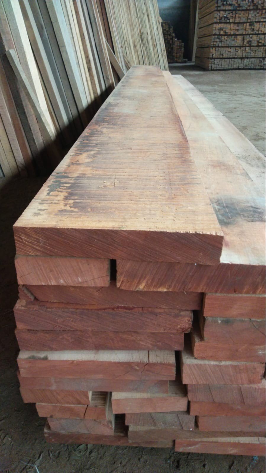 High-Quality Wooden Planks – Kiln-Dried Solid Timber Boards for Construction, Flooring & Furniture Applications